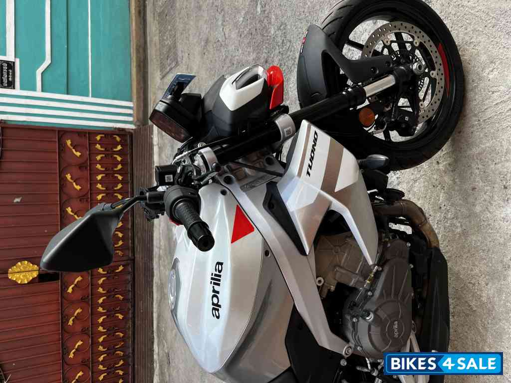 Puma White Aprilia Tuono 457
