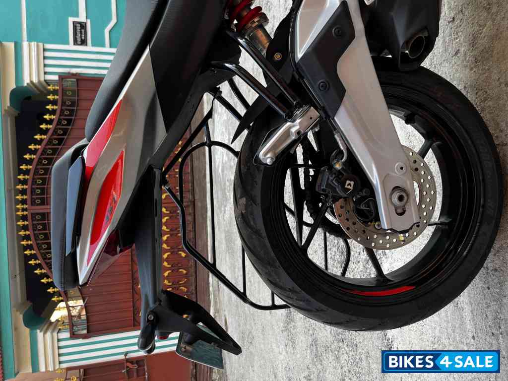 Puma White Aprilia Tuono 457