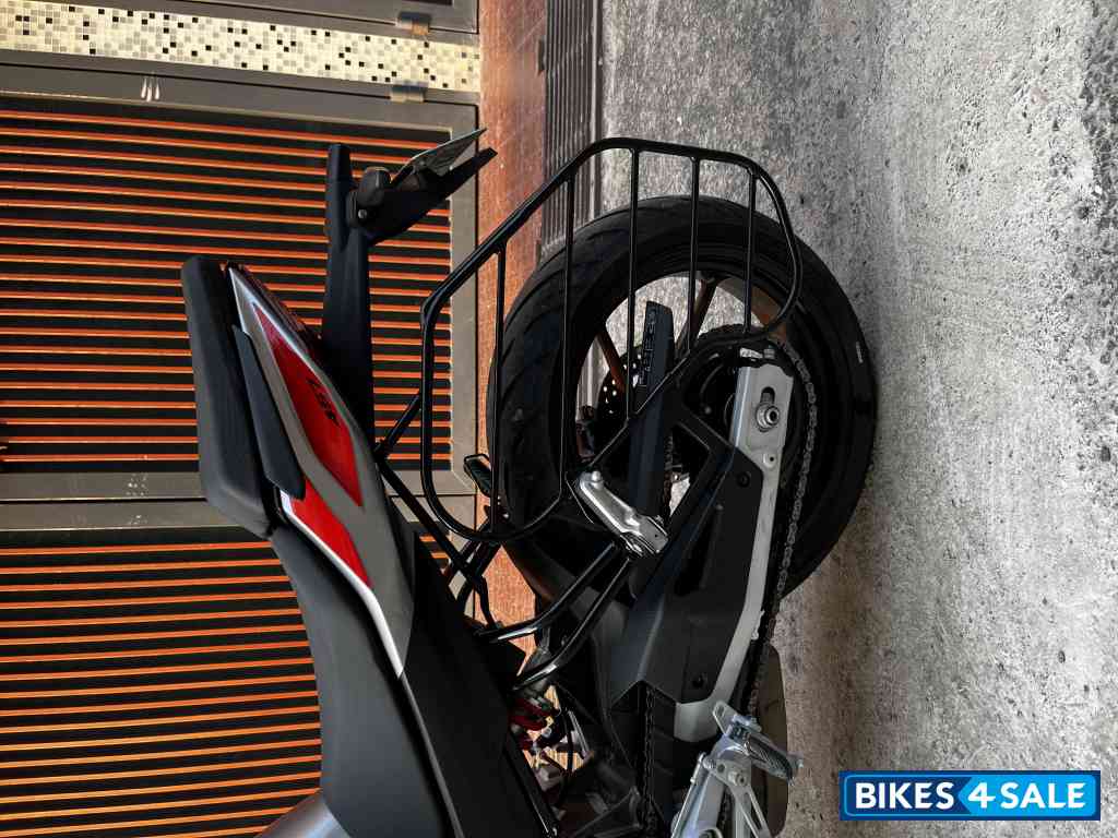 Puma White Aprilia Tuono 457