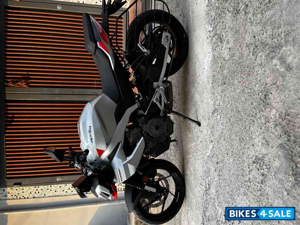 Puma White Aprilia Tuono 457