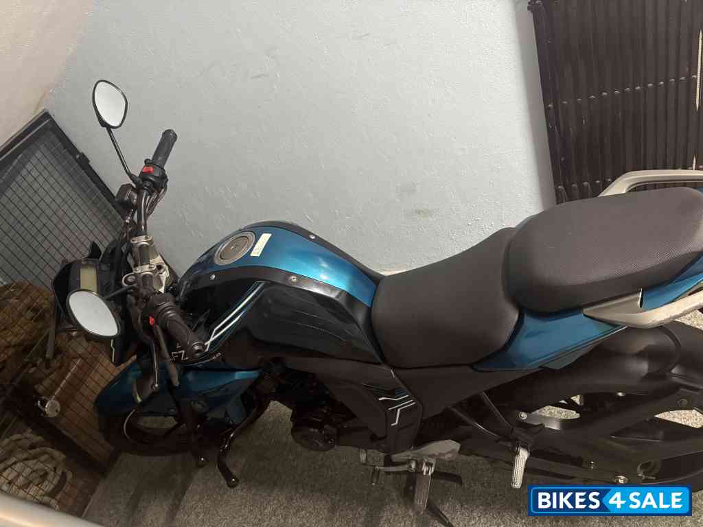 Blue Yamaha FZ-S FI V2