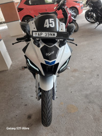 Yamaha R15M