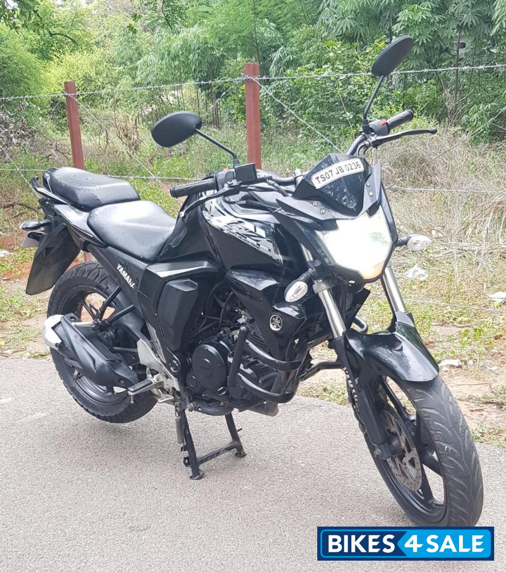 Black Yamaha FZ-S FI V2