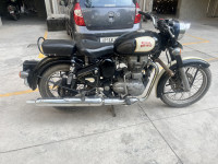 Black Royal Enfield Classic 500