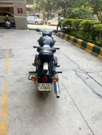 Black Royal Enfield Classic 500