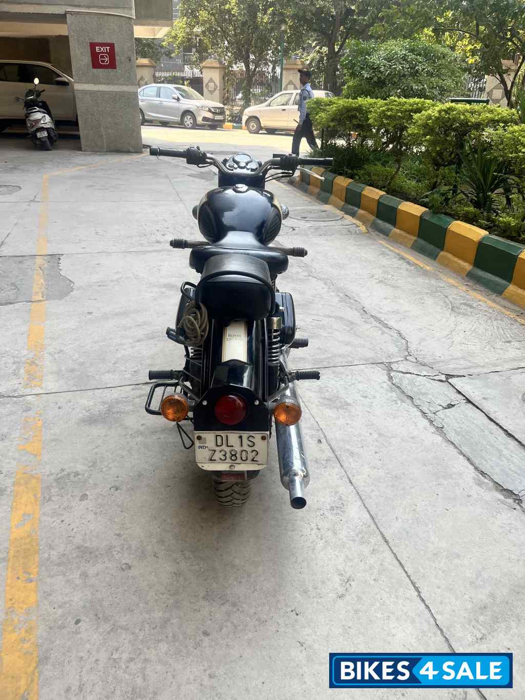 Black Royal Enfield Classic 500