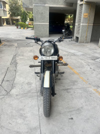 Black Royal Enfield Classic 500