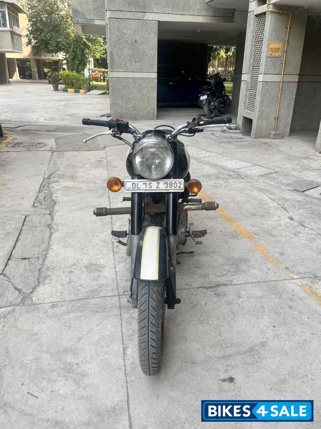 Black Royal Enfield Classic 500