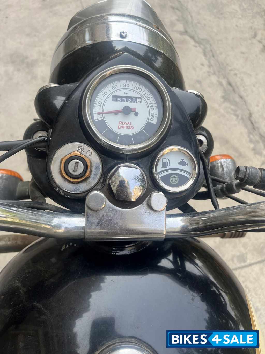 Black Royal Enfield Classic 500