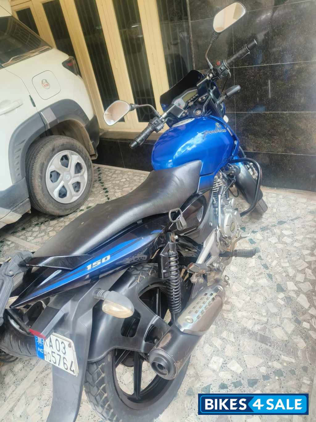 Blue Bajaj Pulsar 150 DTSi Blue Bajaj Pulsar 150 DTSi
