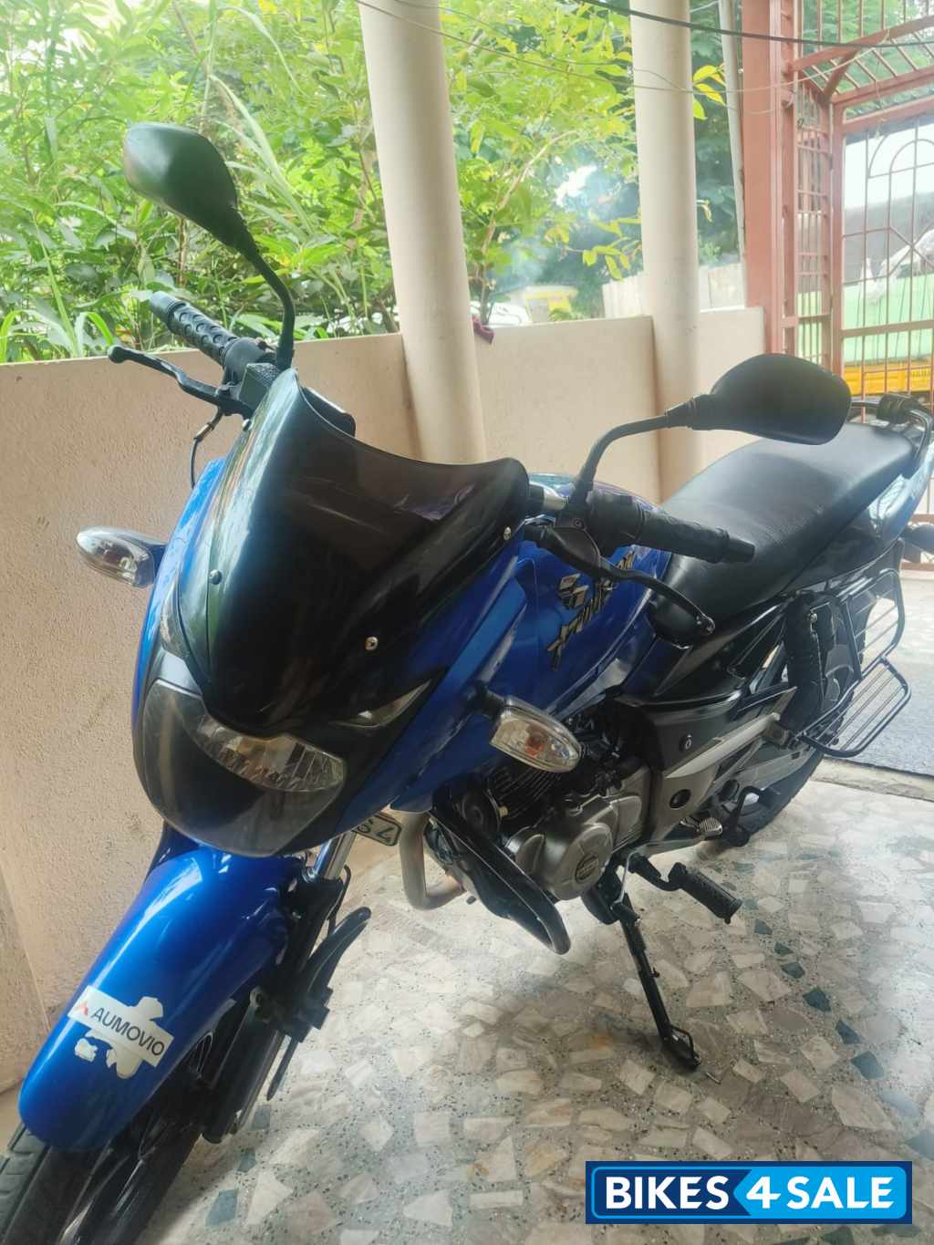 Blue Bajaj Pulsar 150 DTSi Blue Bajaj Pulsar 150 DTSi