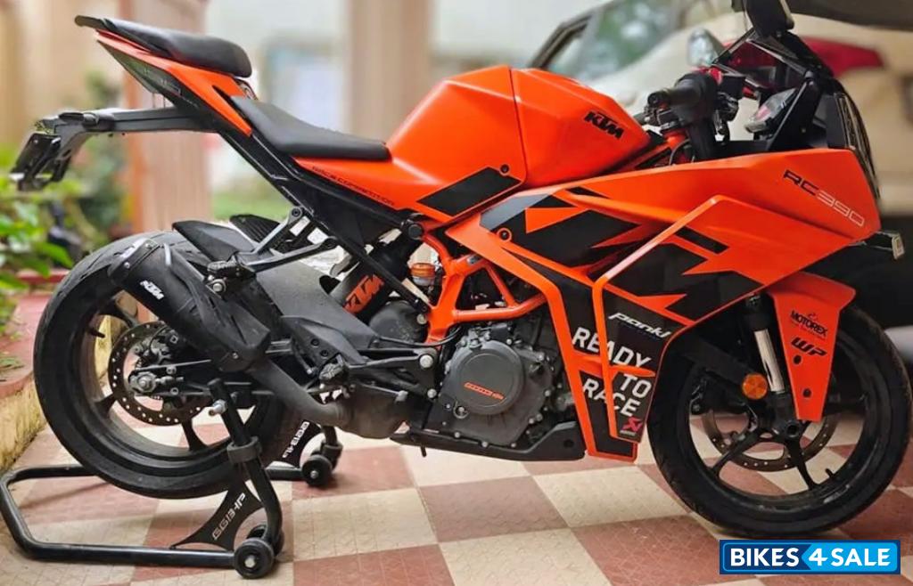 Exotic Orange KTM RC 390 GP