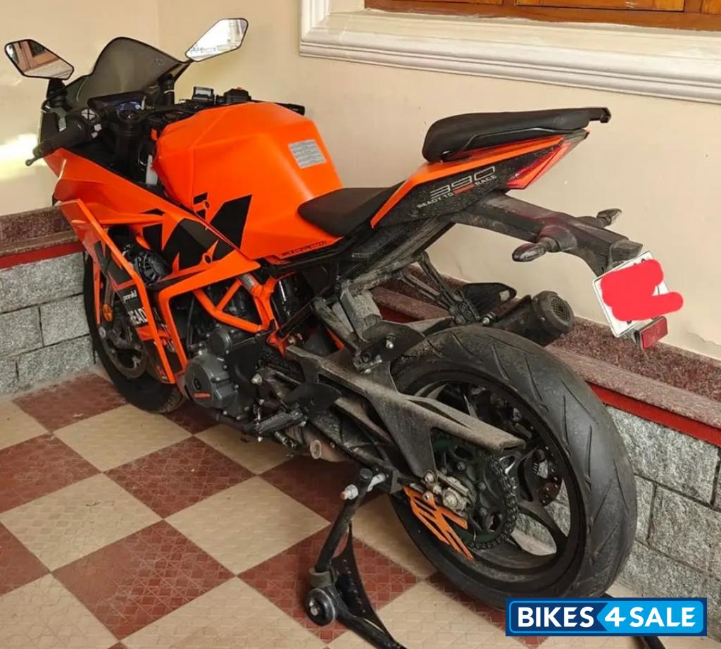 Exotic Orange KTM RC 390 GP