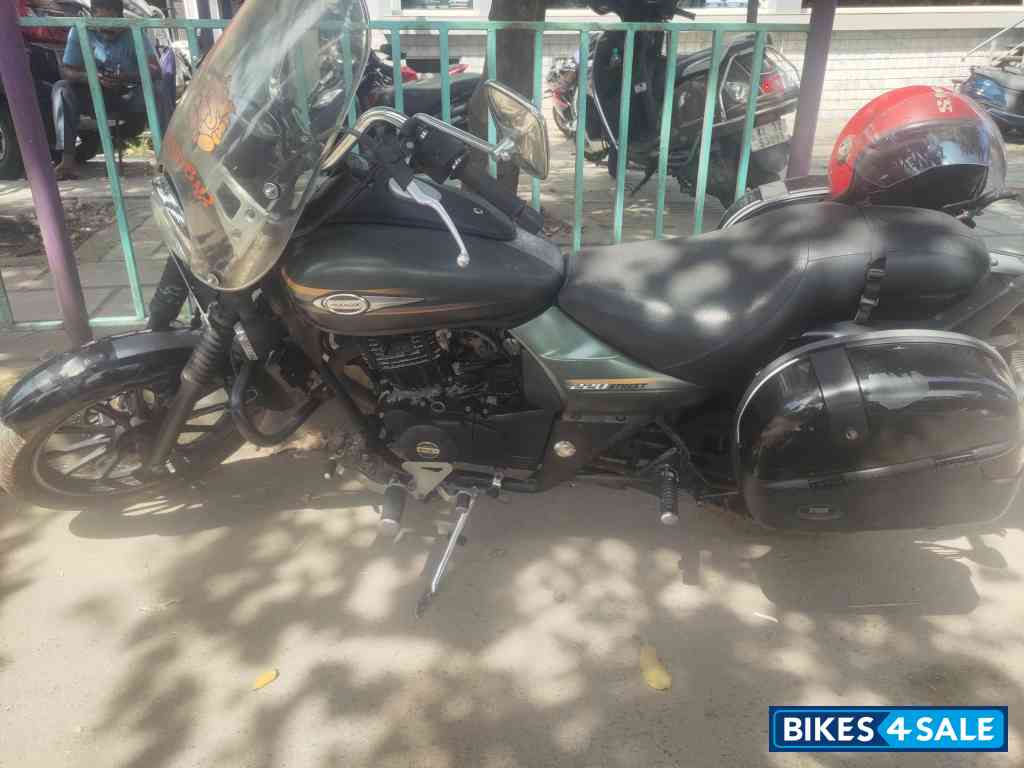 Bajaj Avenger Street 220