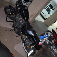 Black Harley Davidson Iron 883