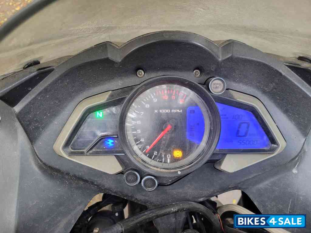 Black Bajaj Pulsar RS 200 ABS