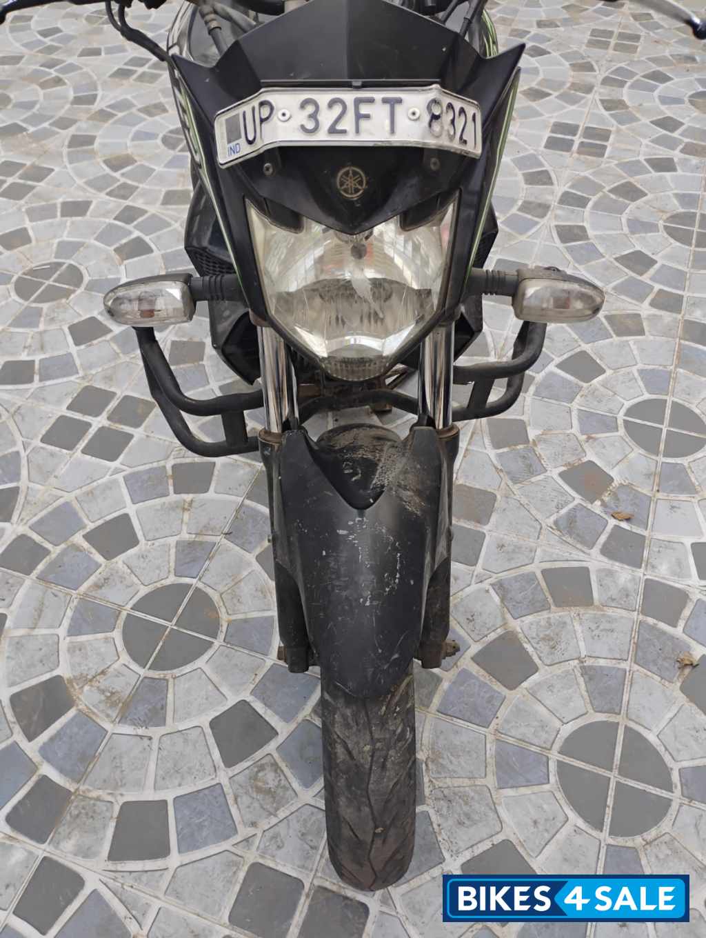 Blk/green Yamaha FZ-S