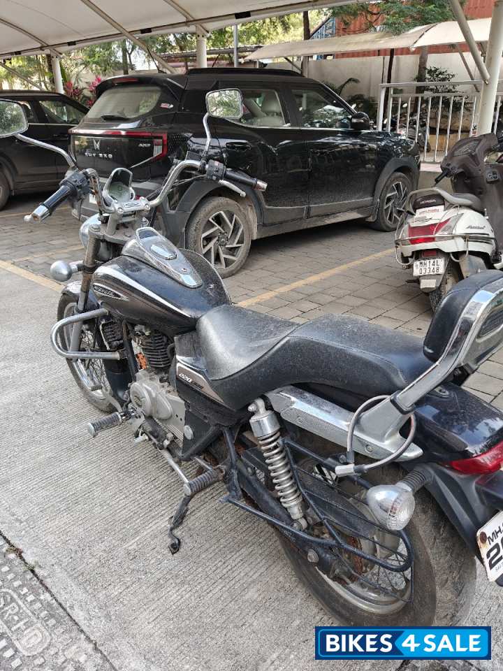 Auburn Black Bajaj Avenger Cruise 220 BS6