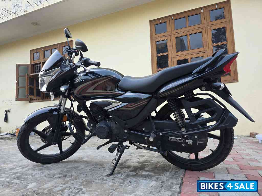 Pearl Igneous Black Honda Shine 125 Disc OBD2 Pearl Igneous Black Honda Shine 125 Disc OBD2