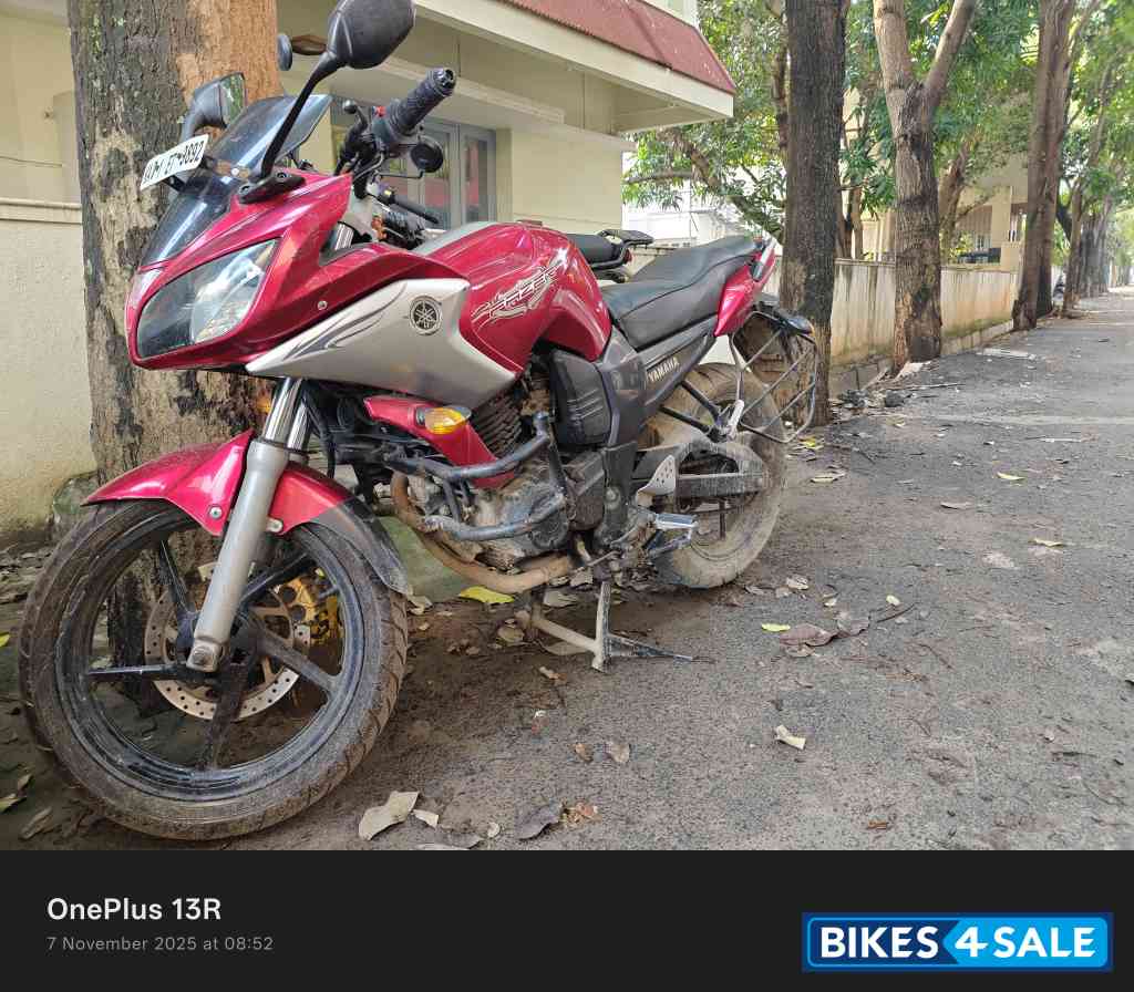 Red Yamaha Fazer