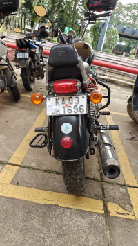 Black Royal Enfield Thunderbird 500