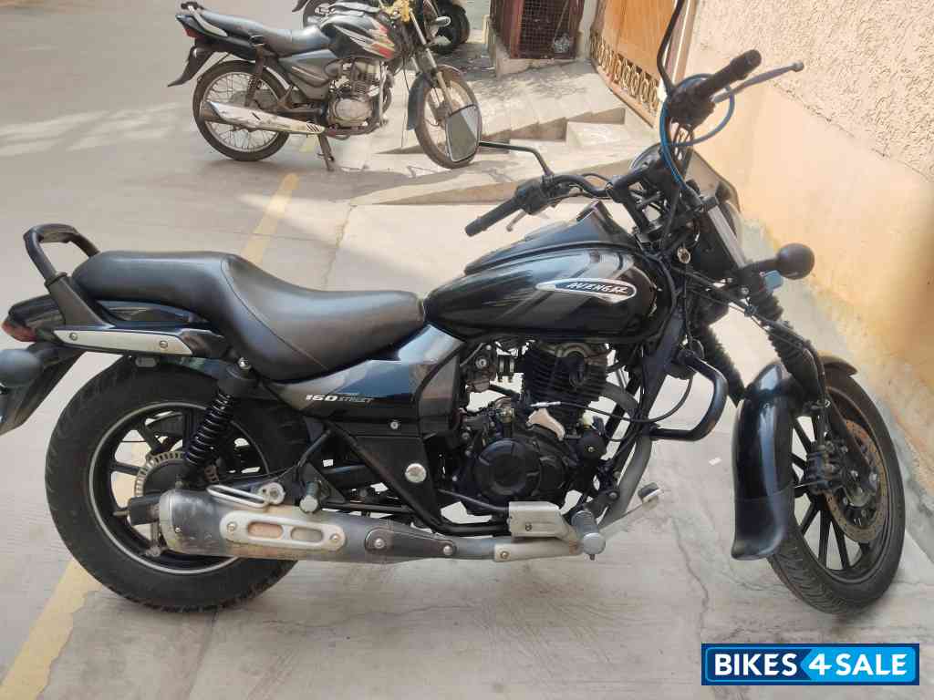 Black Bajaj Avenger Street 160