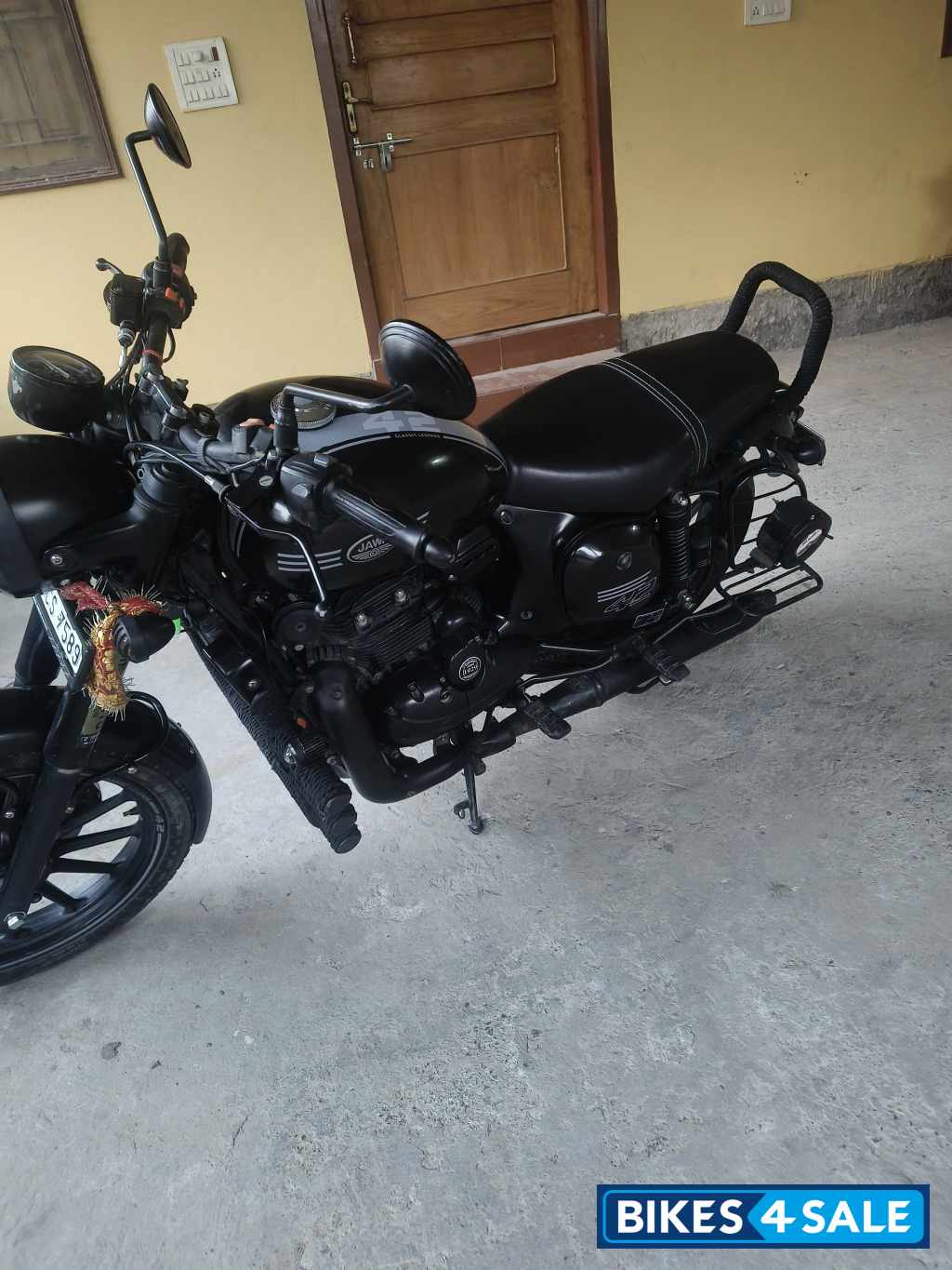 Jawa 42 Dual Channel ABS Cosmic Carbon