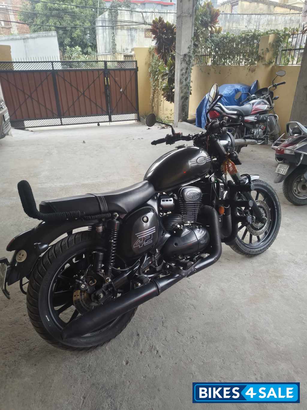 Jawa 42 Dual Channel ABS Cosmic Carbon