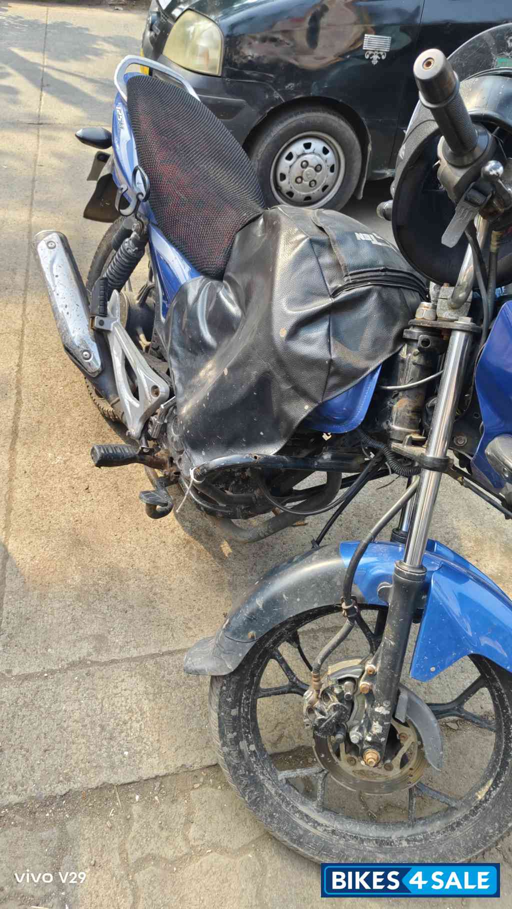 Blue Bajaj Discover 125M