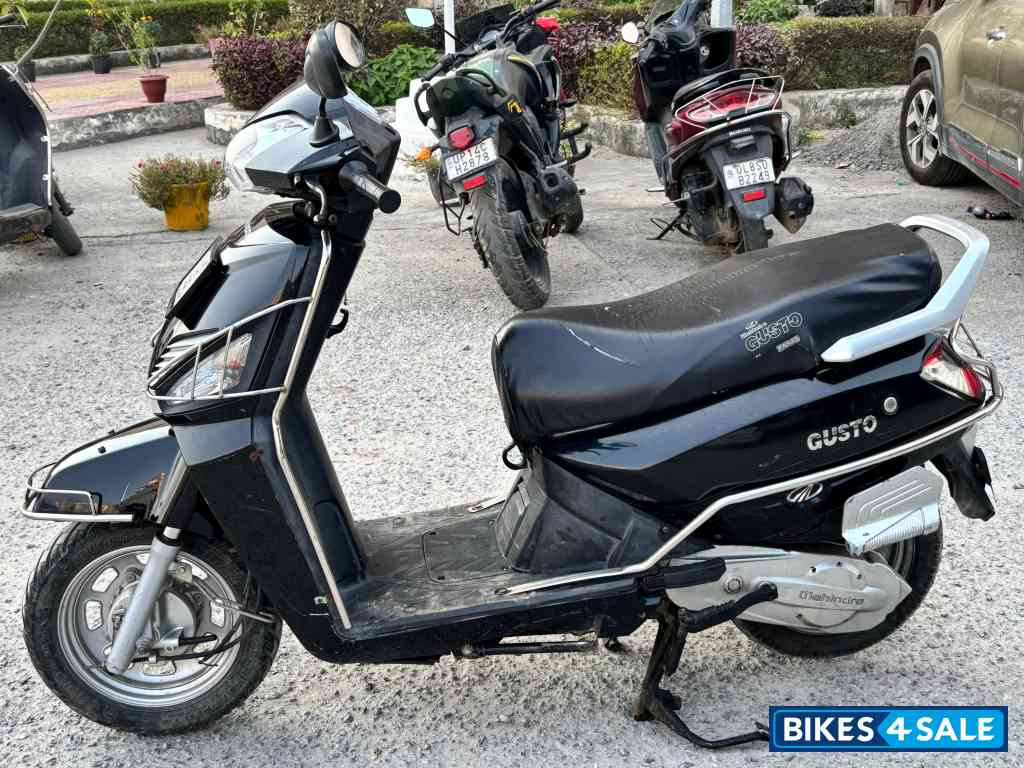 Mahindra Gusto