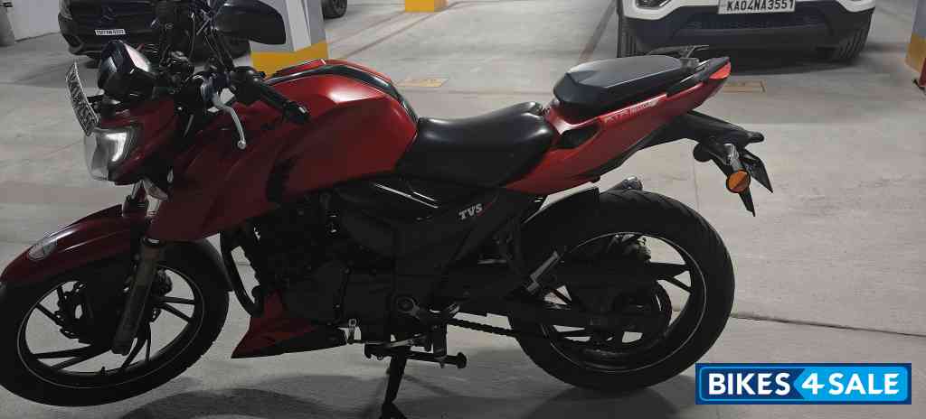 TVS Apache RTR 200 4V TVS Apache RTR 200 4V