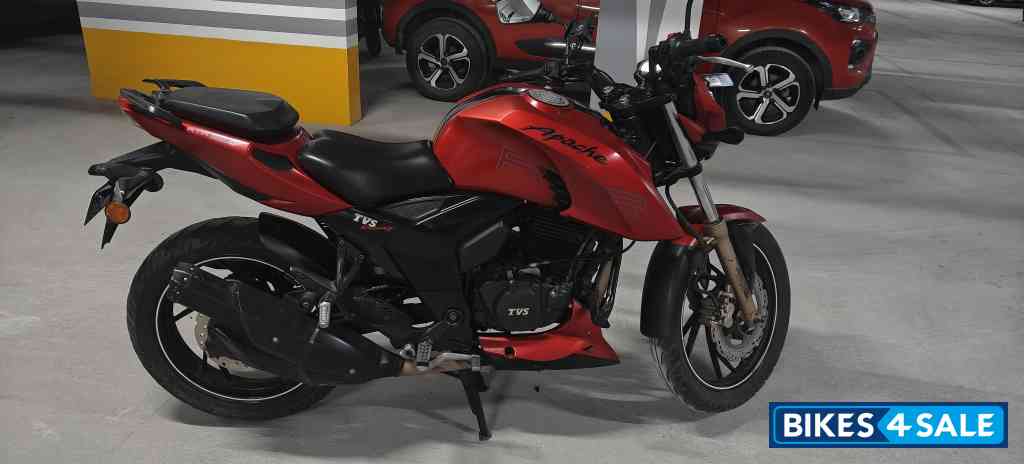 TVS Apache RTR 200 4V TVS Apache RTR 200 4V