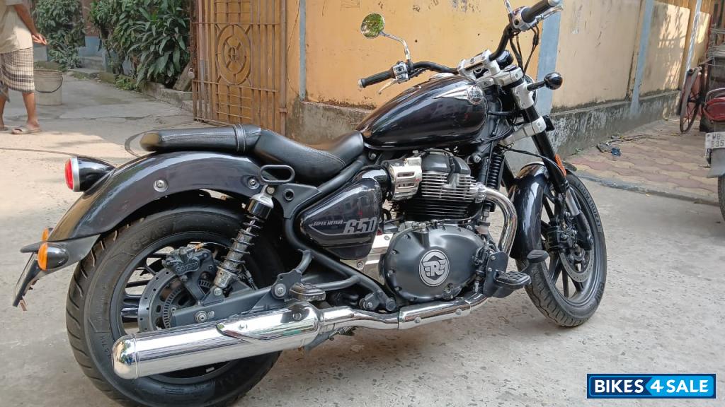 Astral Black Royal Enfield Super Meteor 650