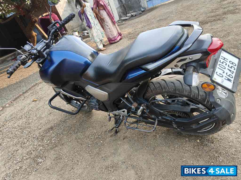 Blue Yamaha FZ-S FI V3