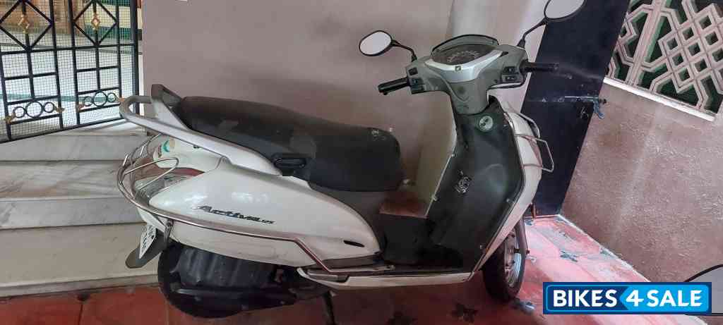White Honda Activa 125