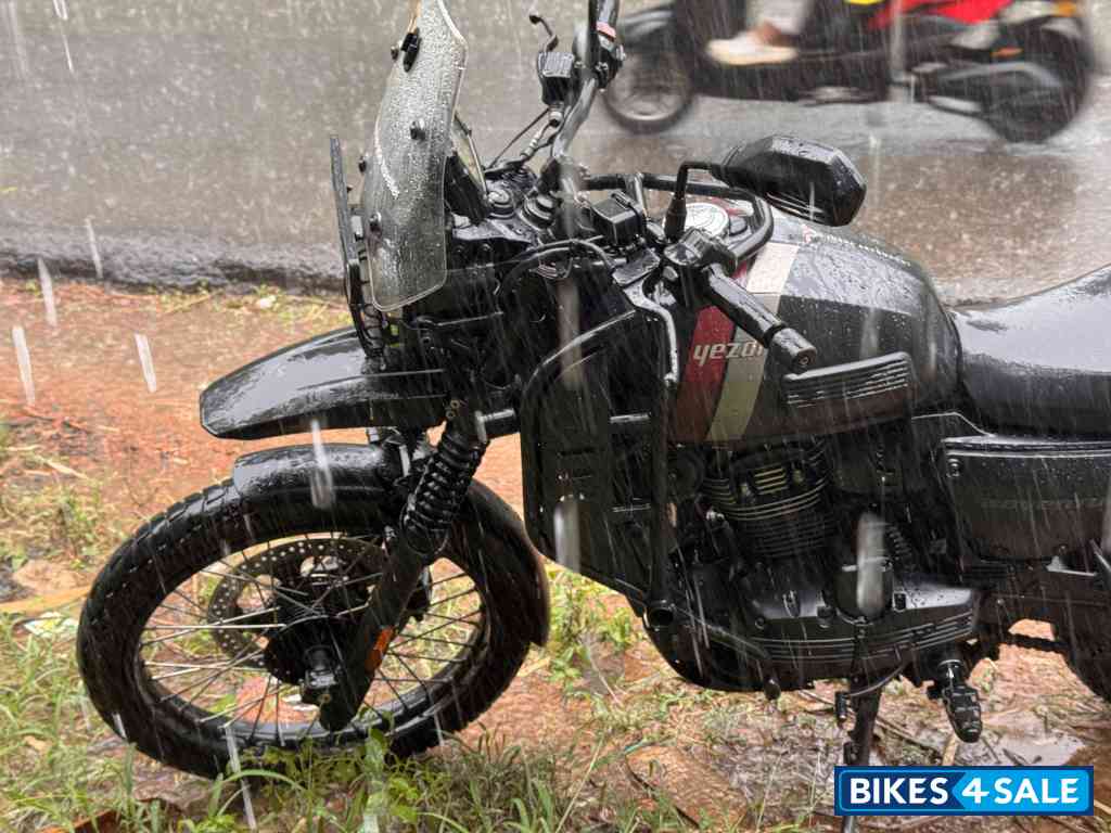 Yezdi Adventure Matte