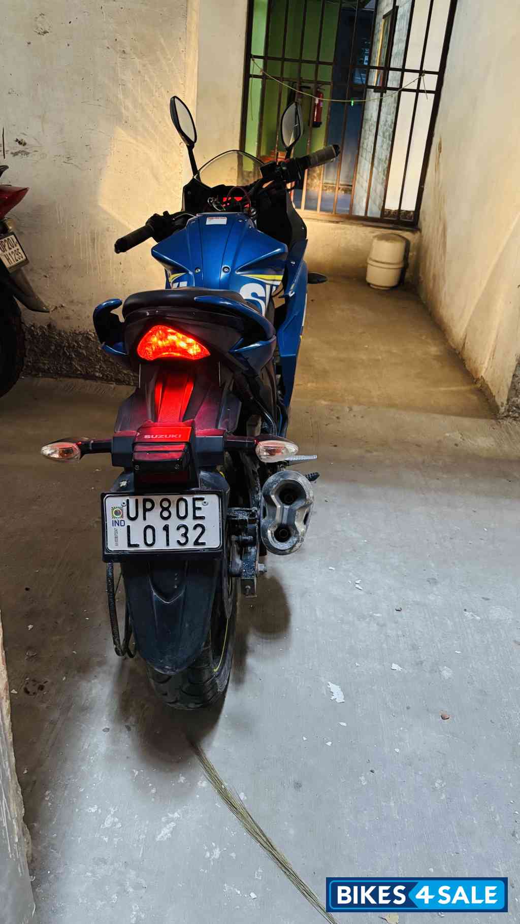 Blue Suzuki Gixxer SF