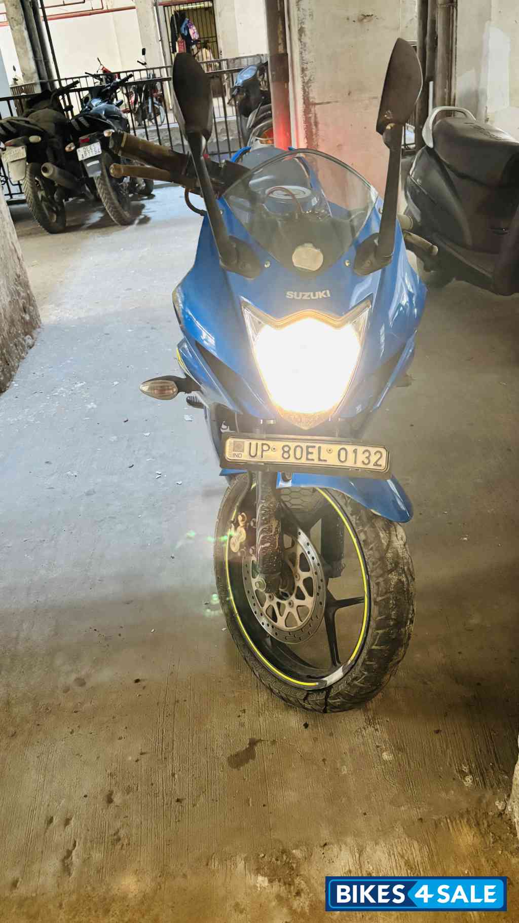 Blue Suzuki Gixxer SF
