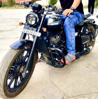 Black Jawa 42 Bobber Black Mirror