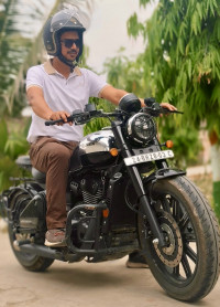 Black Jawa 42 Bobber Black Mirror