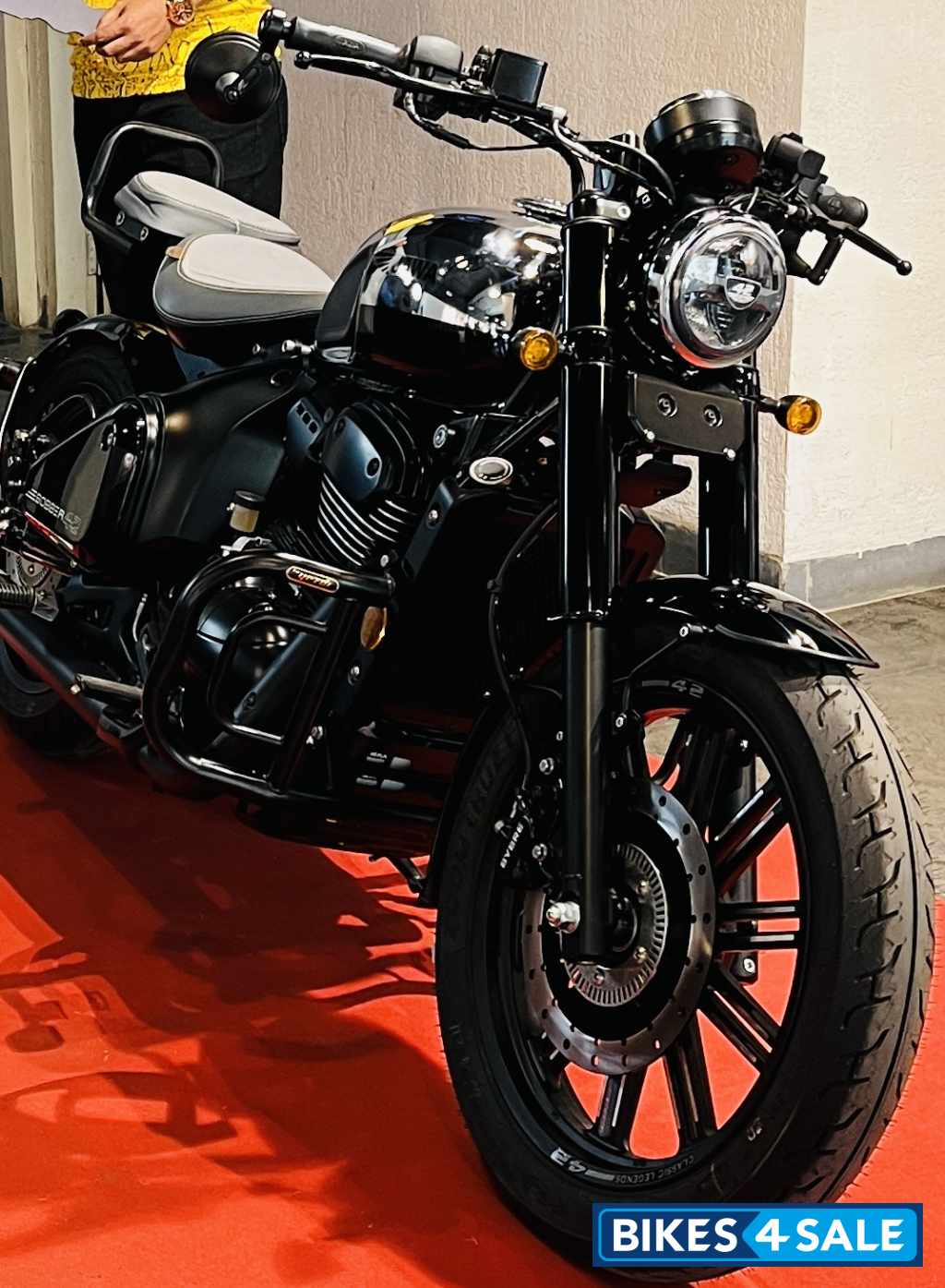 Black Jawa 42 Bobber Black Mirror