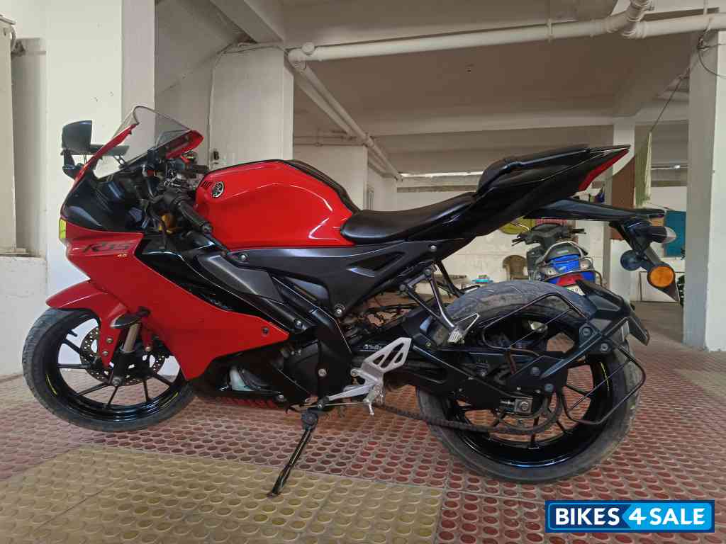 Red & Black Yamaha R15 V4