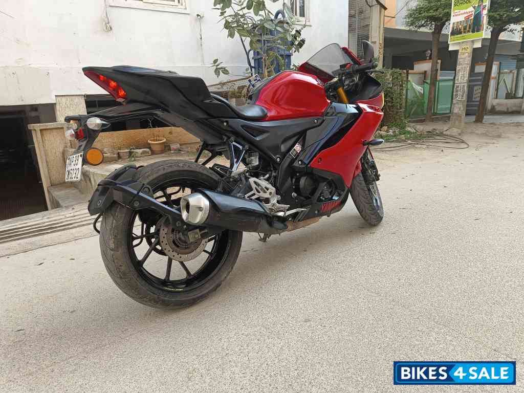 Red & Black Yamaha R15 V4