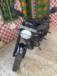 Black Husqvarna Svartpilen 250 2022