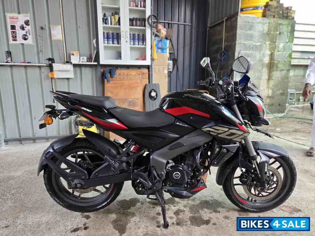 Bajaj Pulsar NS200