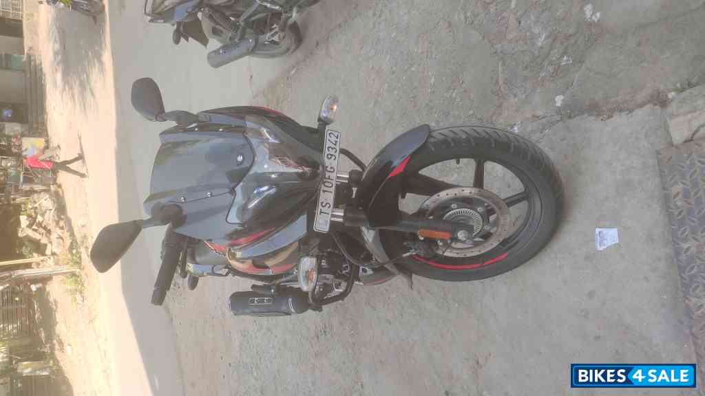 Black Red Bajaj Pulsar 220F BS6