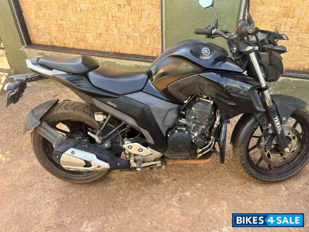 Yamaha FZ25