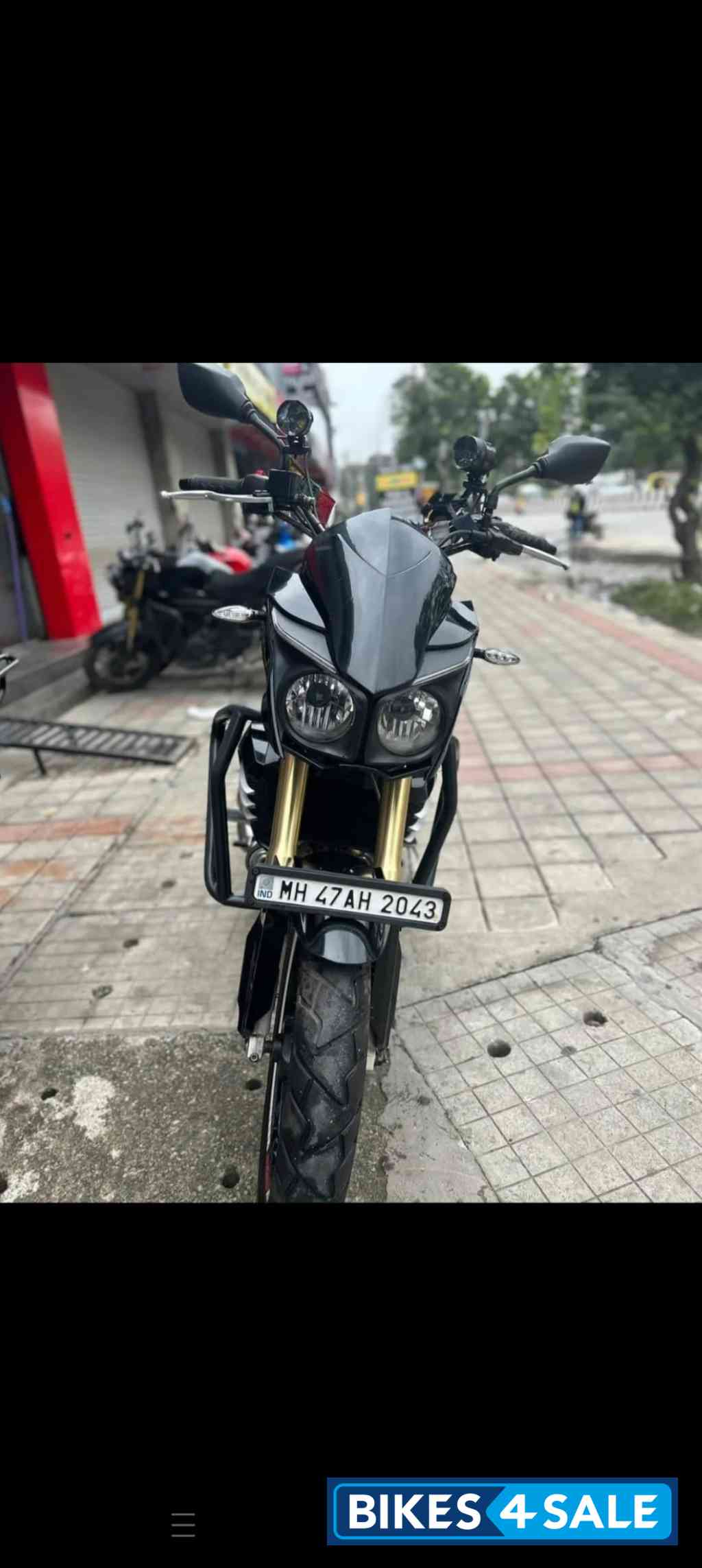 Mahindra Mojo XT 300