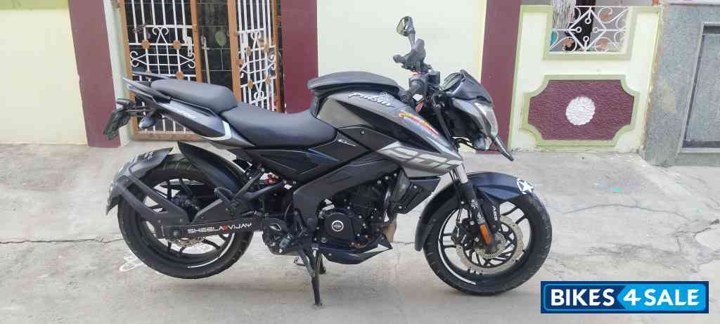 Grey Bajaj Pulsar NS200