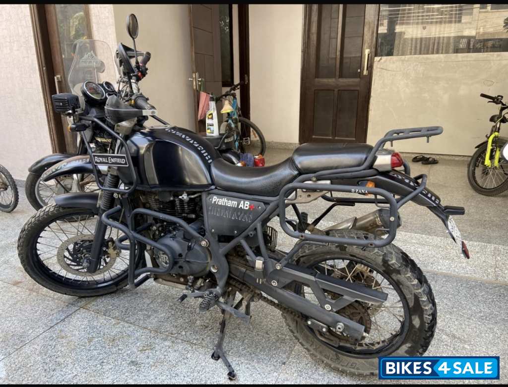 Granite (black) Royal Enfield Himalayan